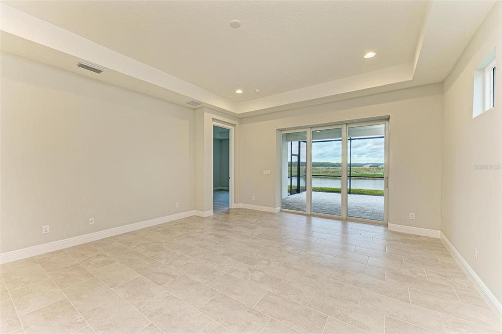 172 VAN GOGH COVE photo 10