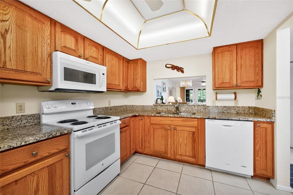 118 PINE HOLLOW DRIVE 118 photo 7