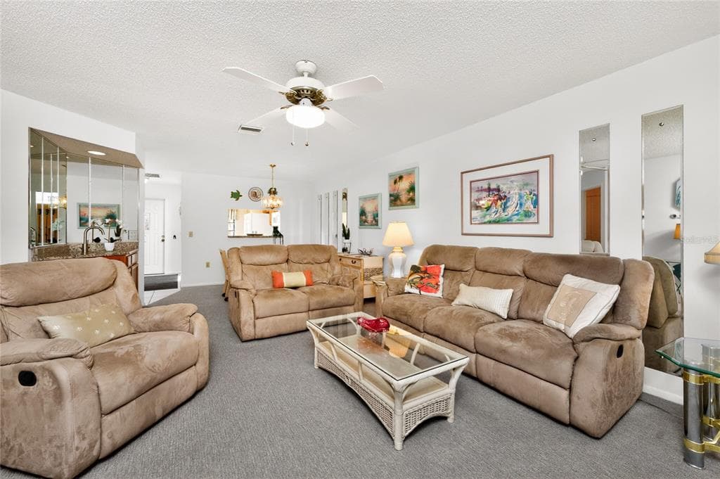 118 PINE HOLLOW DRIVE 118 photo 21