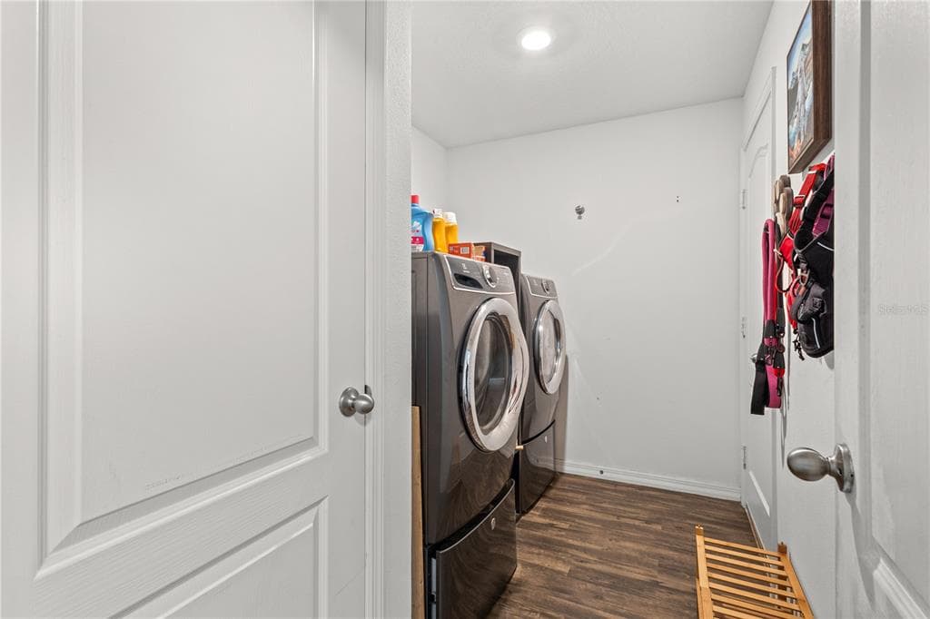1731 CHATHAM GREEN CIRCLE photo 23