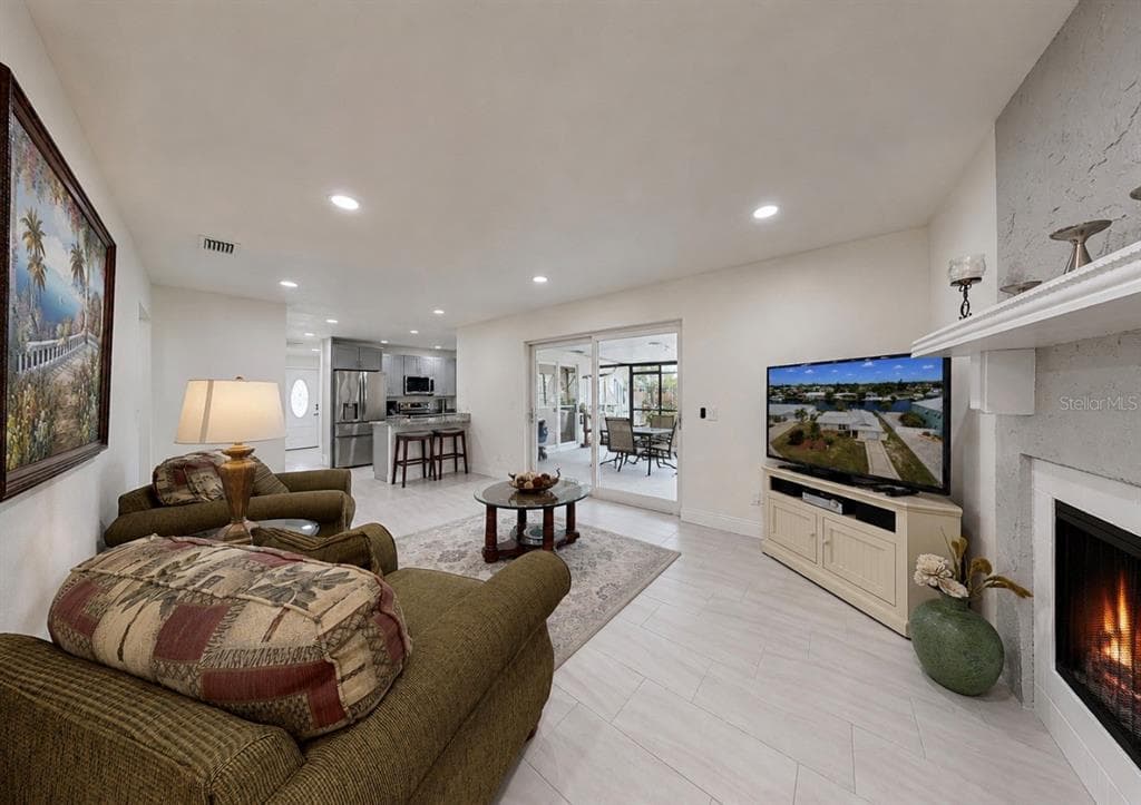 803 LEISEY CIRCLE photo 23