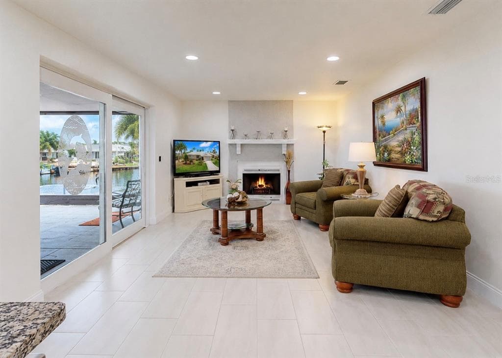 803 LEISEY CIRCLE photo 22