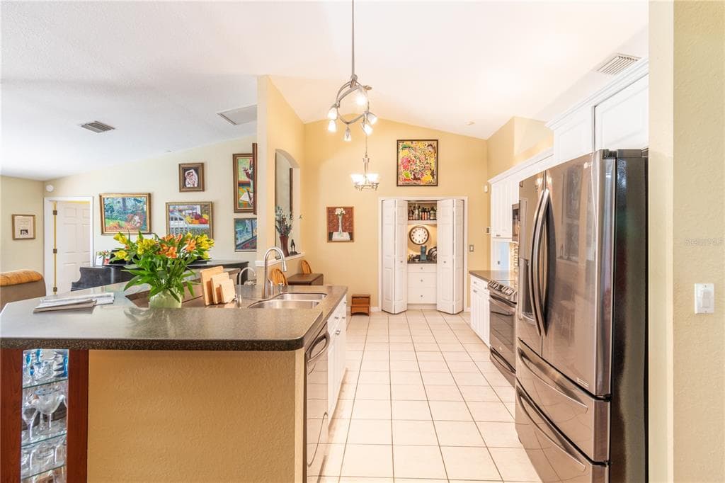5769 E PRICE BOULEVARD photo 17