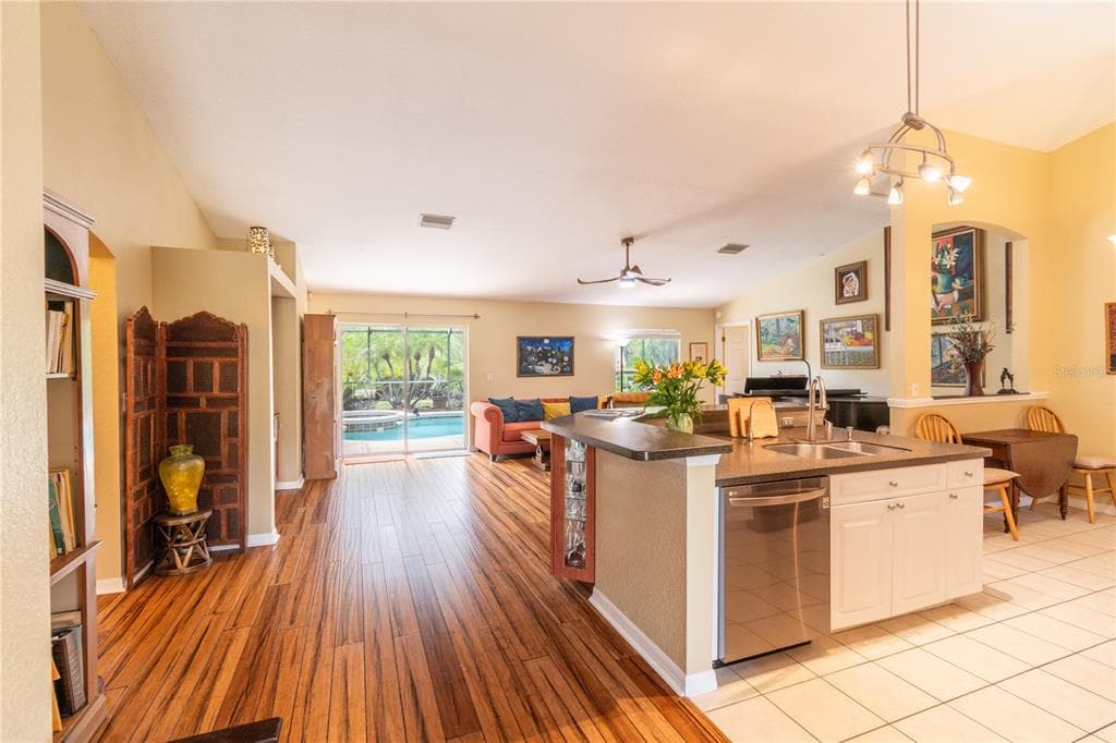 5769 E PRICE BOULEVARD photo 15