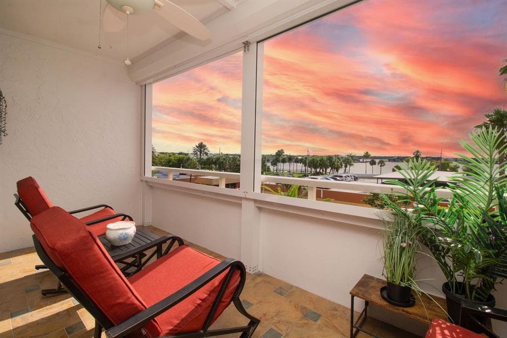 17920 GULF BOULEVARD 301 photo 20