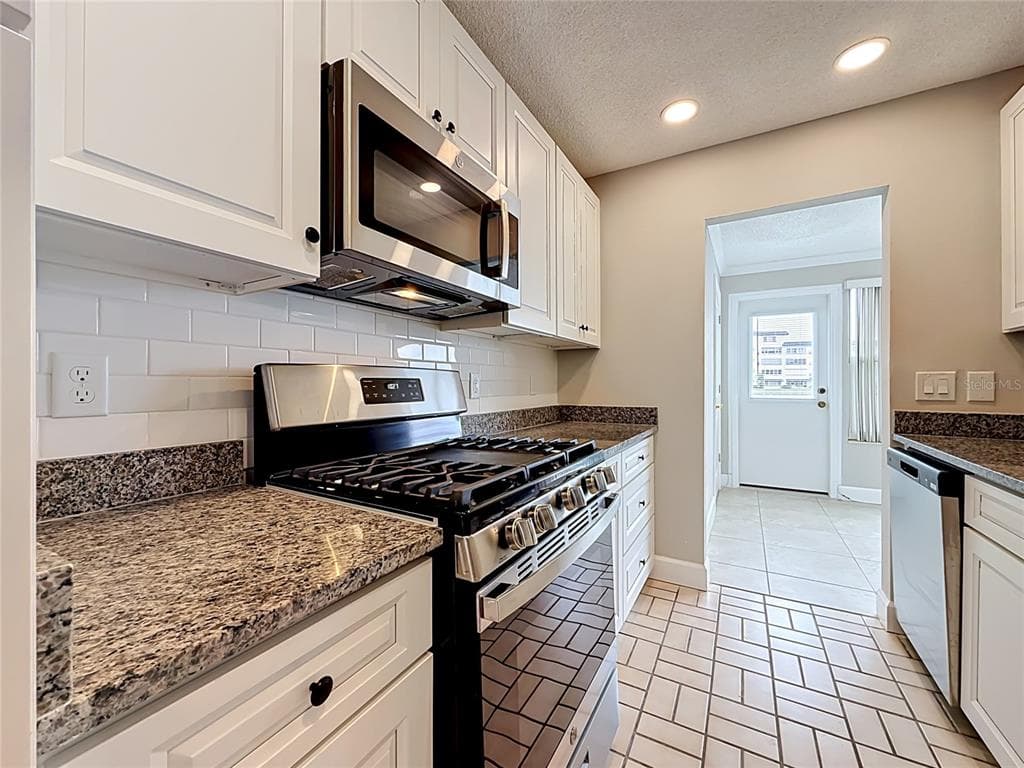 6025 SHORE BOULEVARD S 106 photo 16