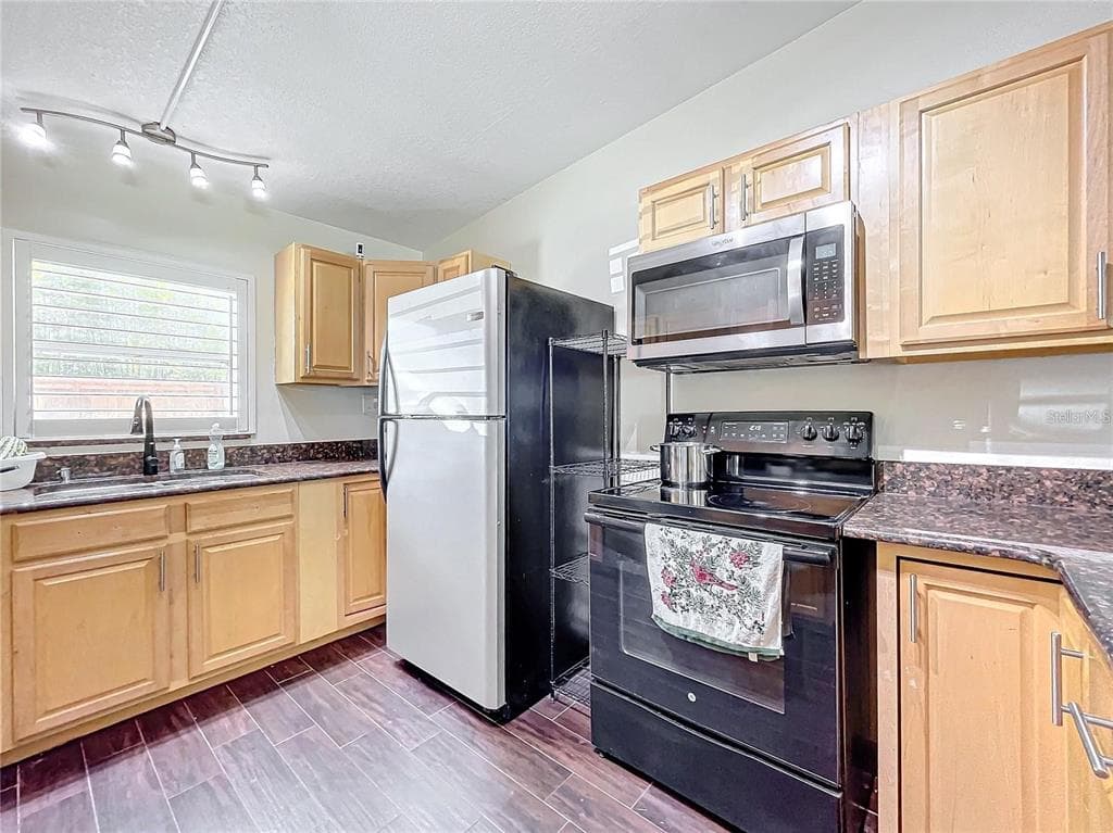 33 S ORTMAN DRIVE photo 15