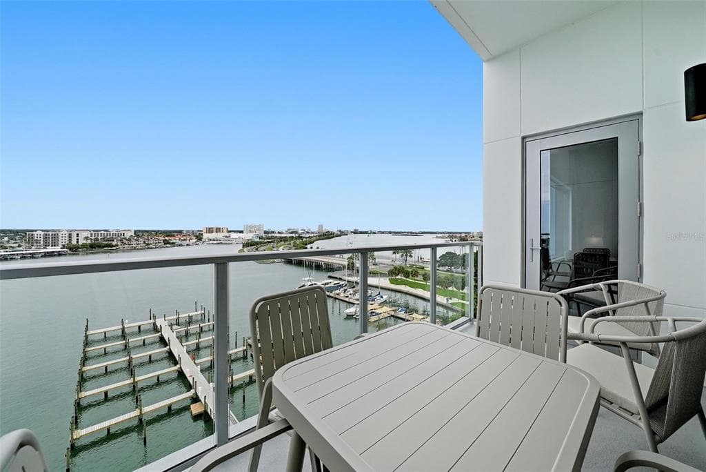 411 E SHORE DRIVE 508 photo 9
