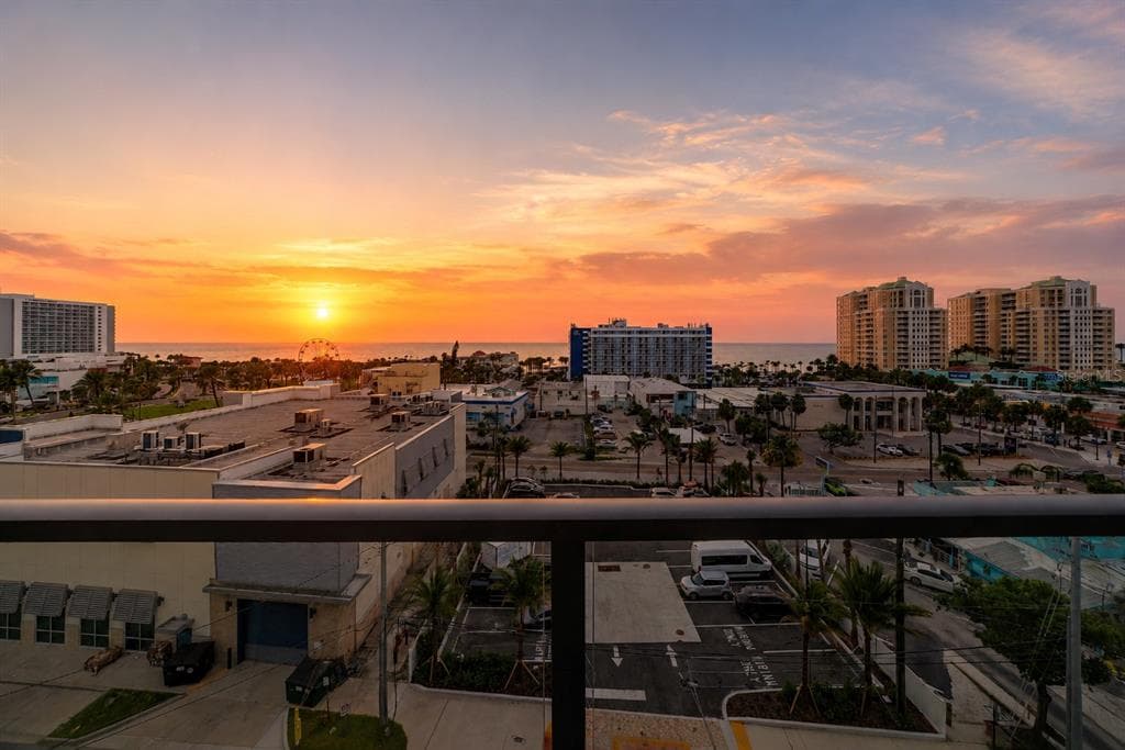 411 E SHORE DRIVE 713 photo 10