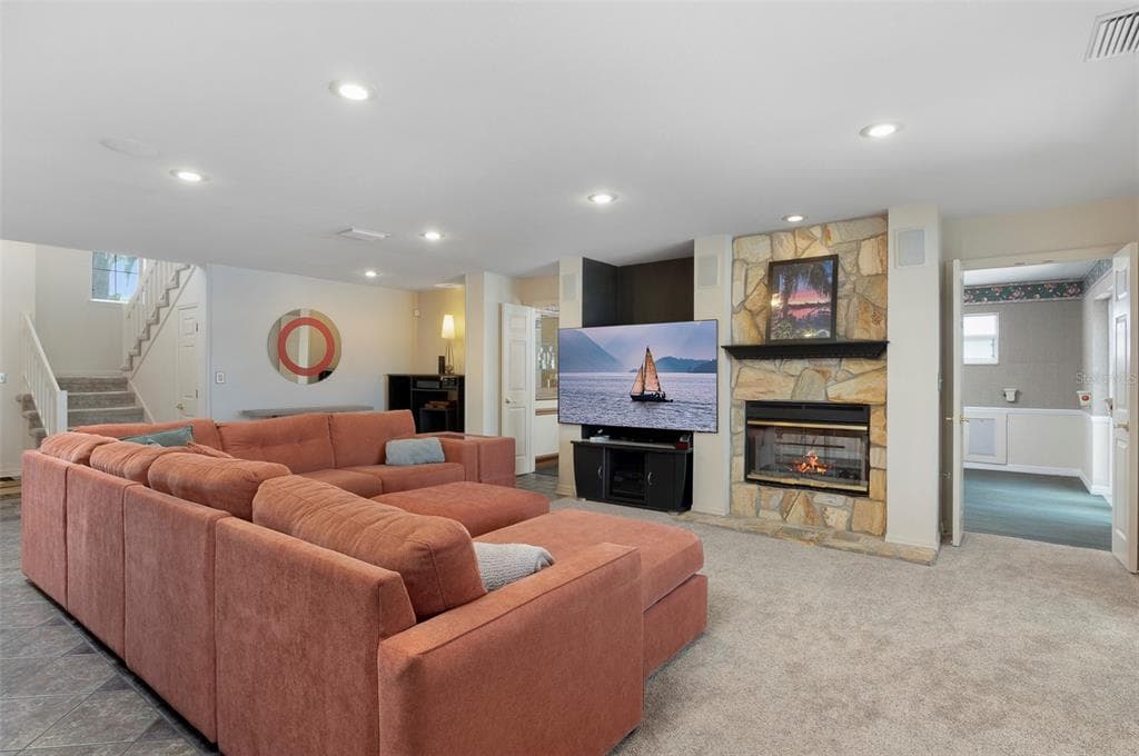 311 S ISLE DRIVE photo 14