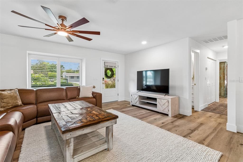 3941 E EDEN ROC CIRCLE photo 9