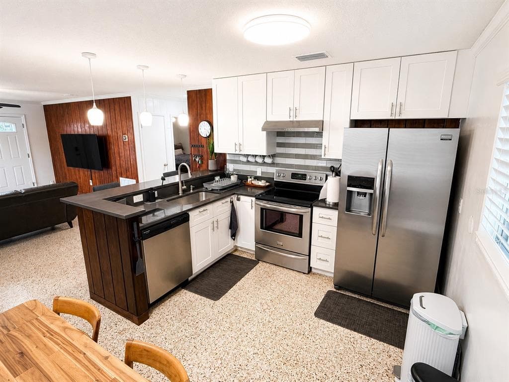 13619 LAKE BOULEVARD photo 6