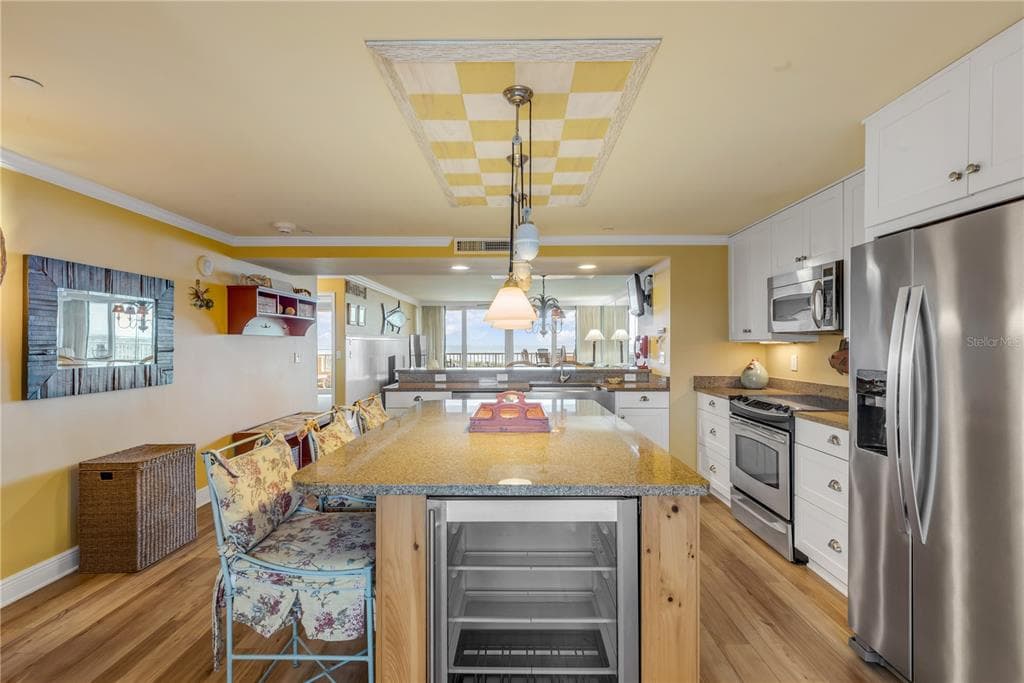 257 MINORCA BEACH WAY 406 photo 11