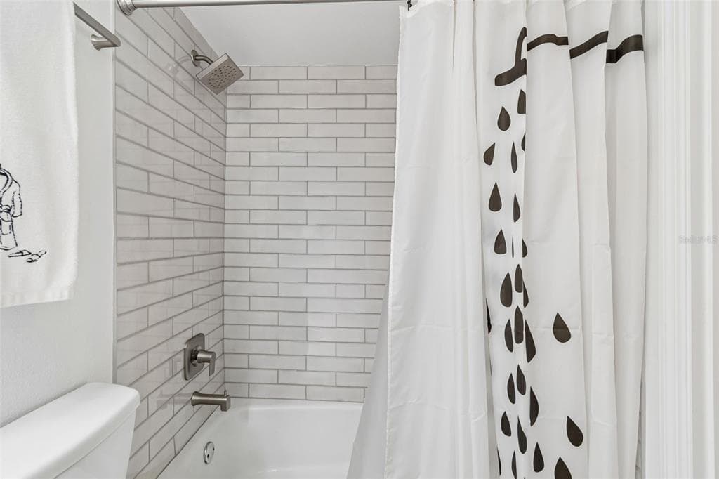 552 PLAZA SEVILLE COURT 97 photo 19