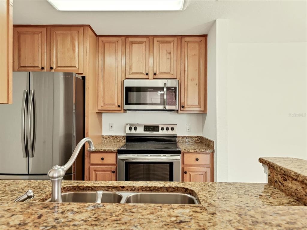 8933 MANOR LOOP 105 photo 17