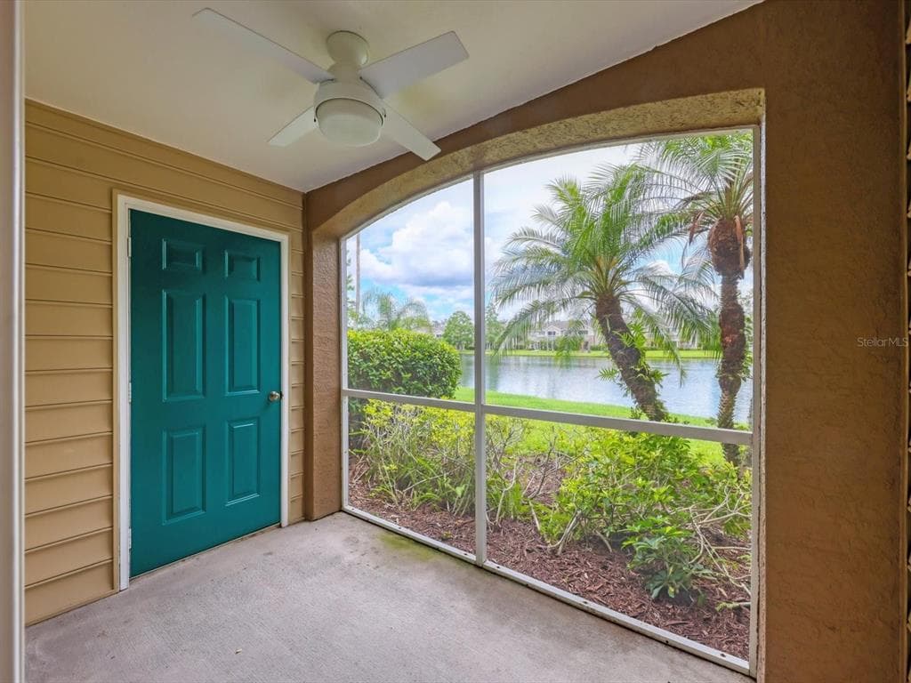 8933 MANOR LOOP 105 photo 12