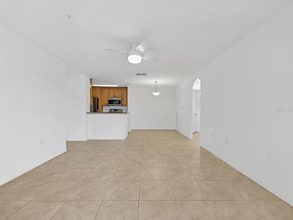 8933 MANOR LOOP 105 photo 9