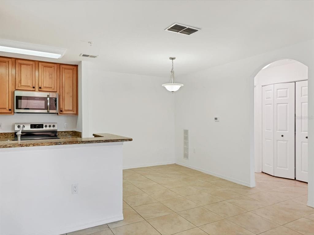 8933 MANOR LOOP 105 photo 14