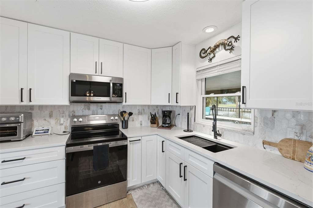 9910 PENINSULAR DRIVE photo 17