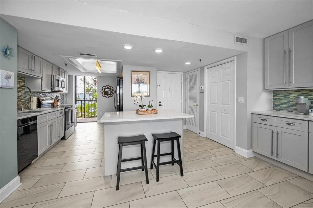 19111 VISTA BAY DRIVE 304 photo 22