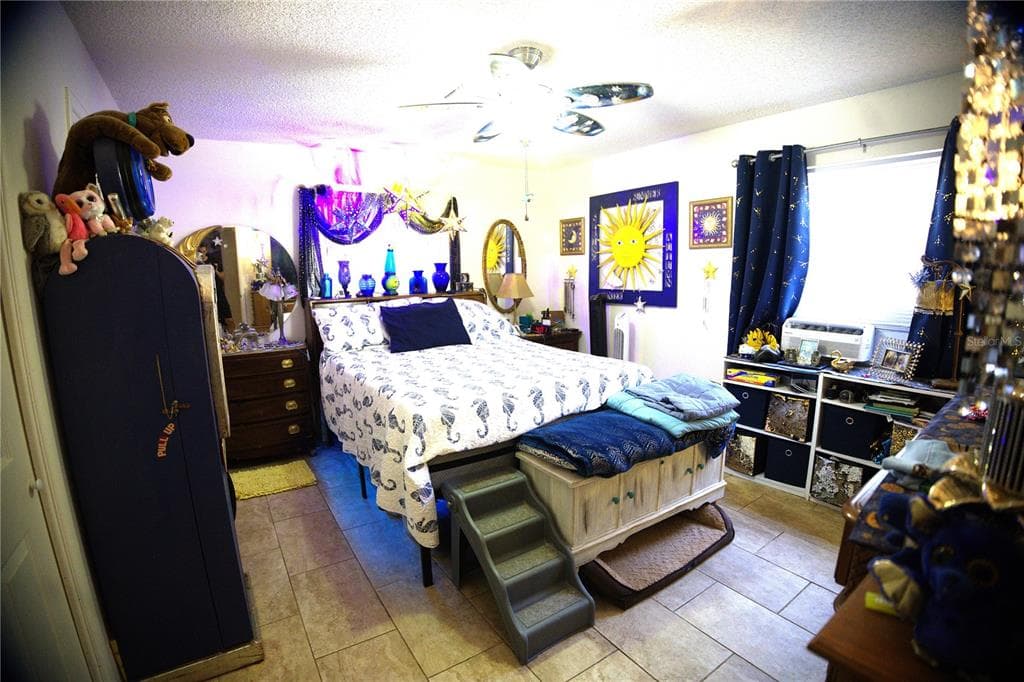915 DEMPSEY STREET photo 23
