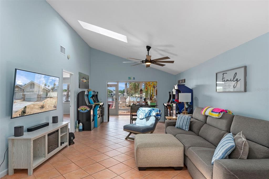 5250 S RIVERVIEW CIRCLE photo 9