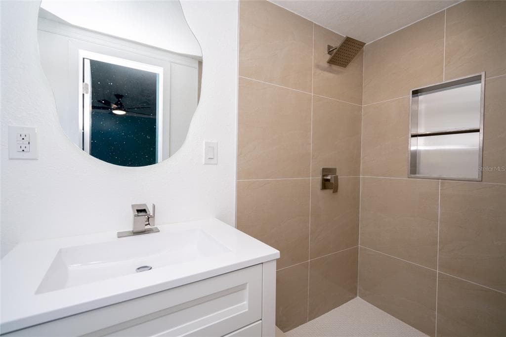415 COUNTRY CLUB DRIVE photo 12