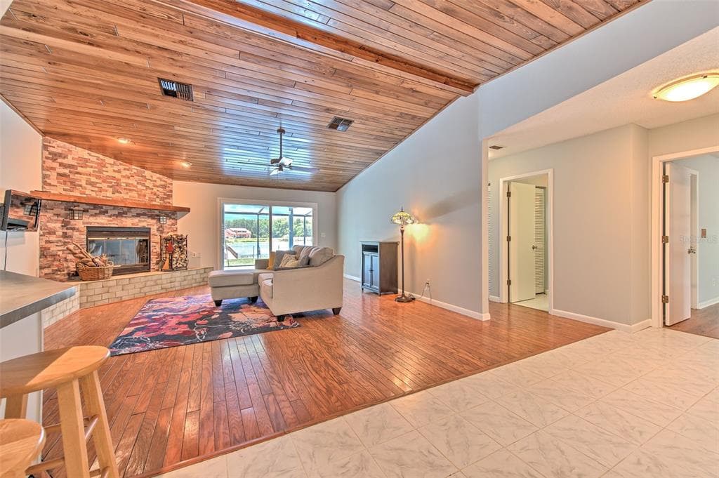 2459 SHOREWOOD LANE photo 13