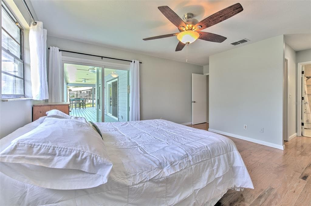 2459 SHOREWOOD LANE photo 18
