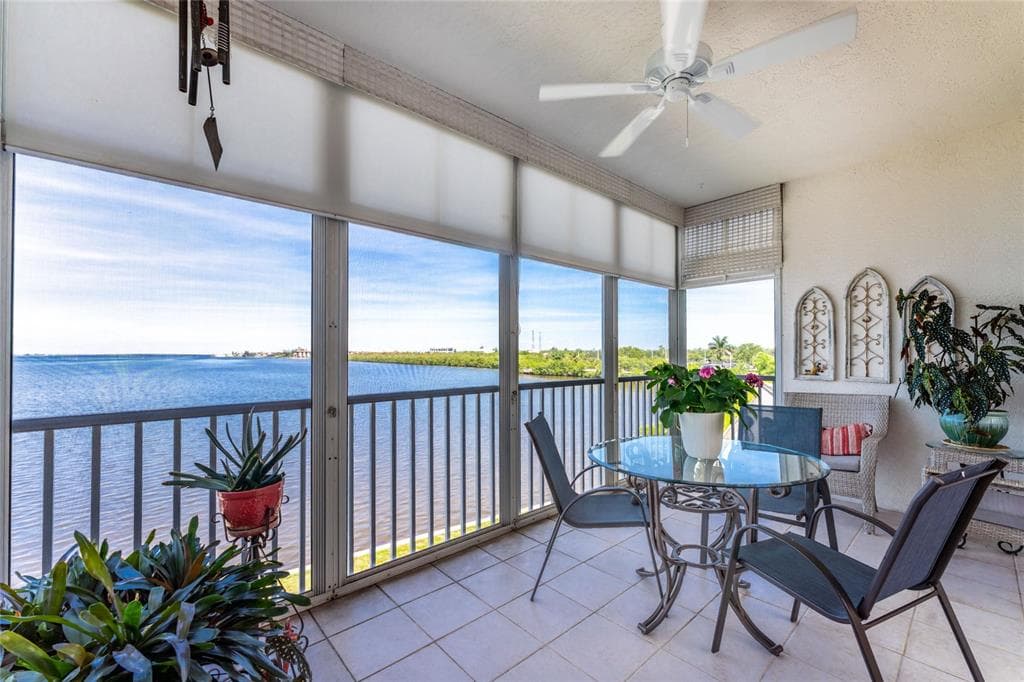 200 HARBOR WALK DRIVE 233 photo 3