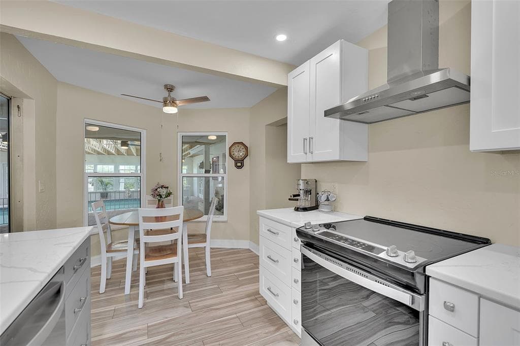 332 SHORE DRIVE photo 19