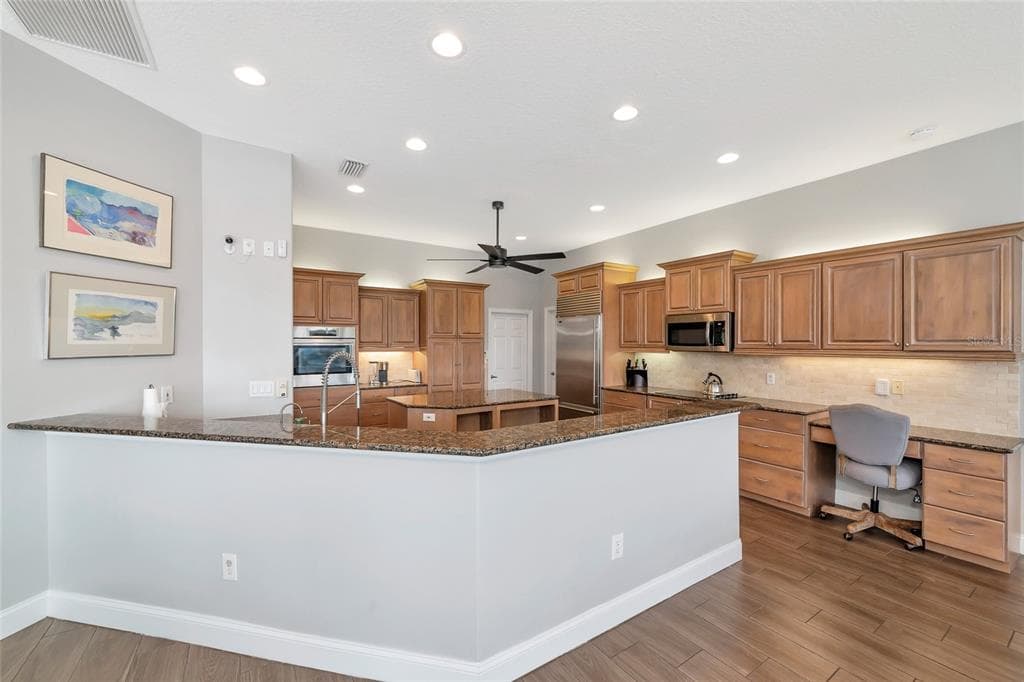 4941 THREE OAKS BOULEVARD photo 23