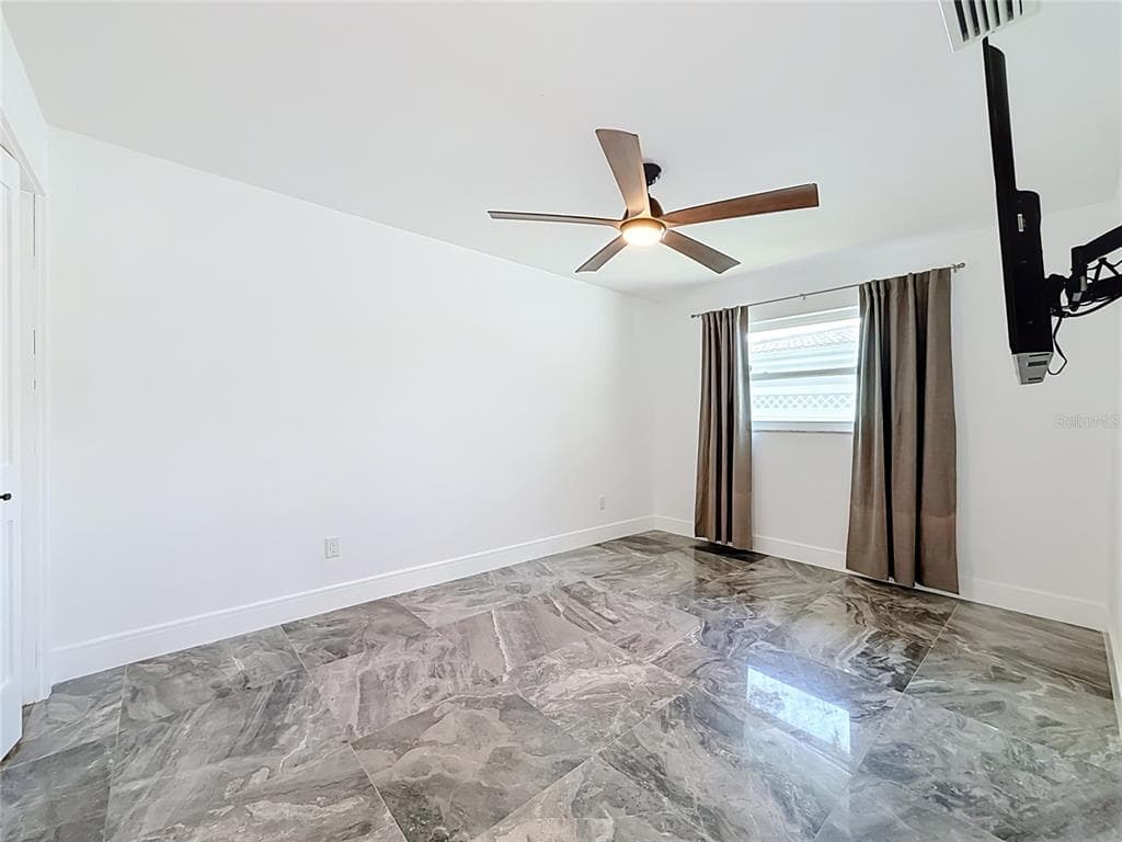 324 LEEWARD ISLAND photo 24