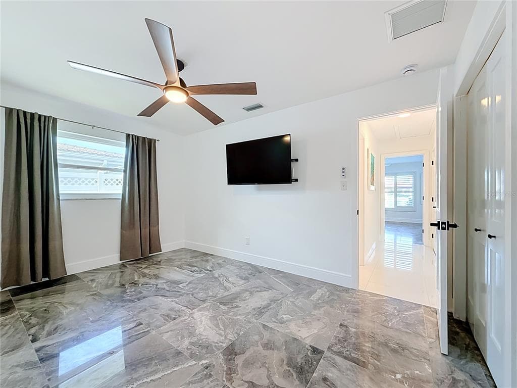 324 LEEWARD ISLAND photo 25