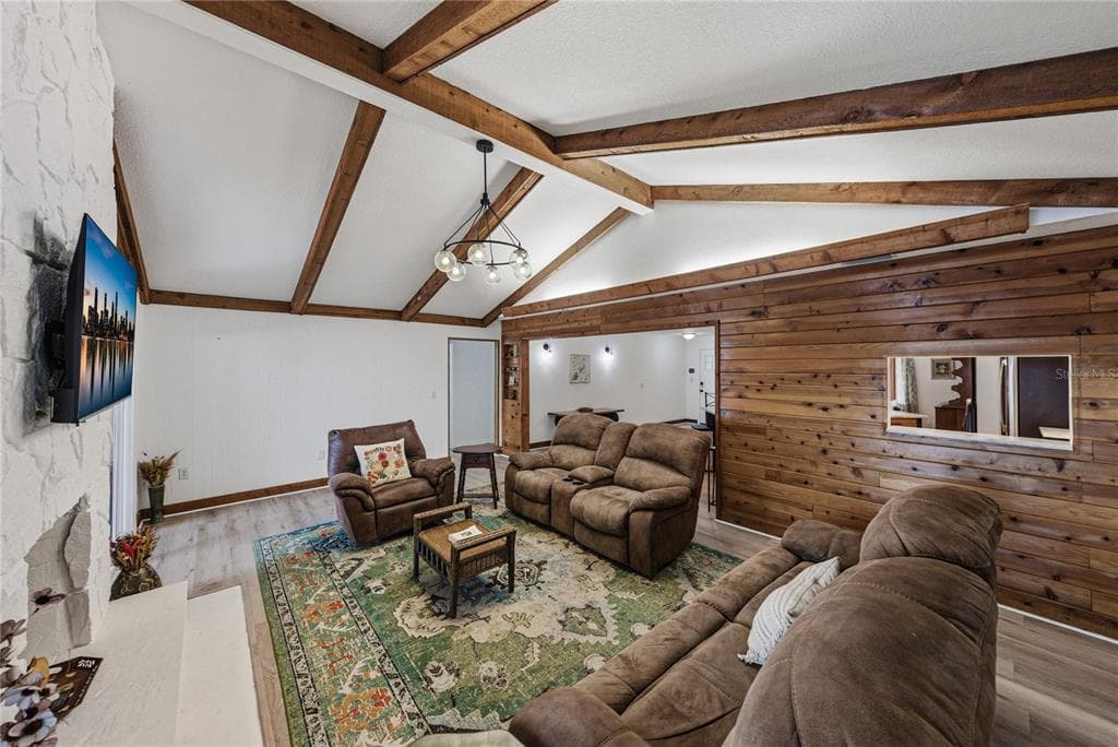 914 MANGHAM ROAD photo 23