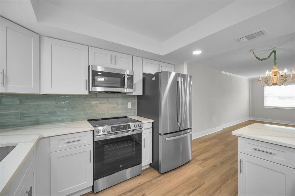 4650 COVE CIRCLE 105 photo 11