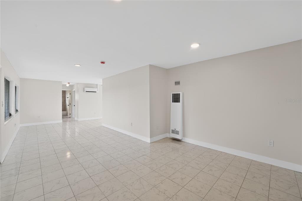 691 SHARON CIRCLE photo 21
