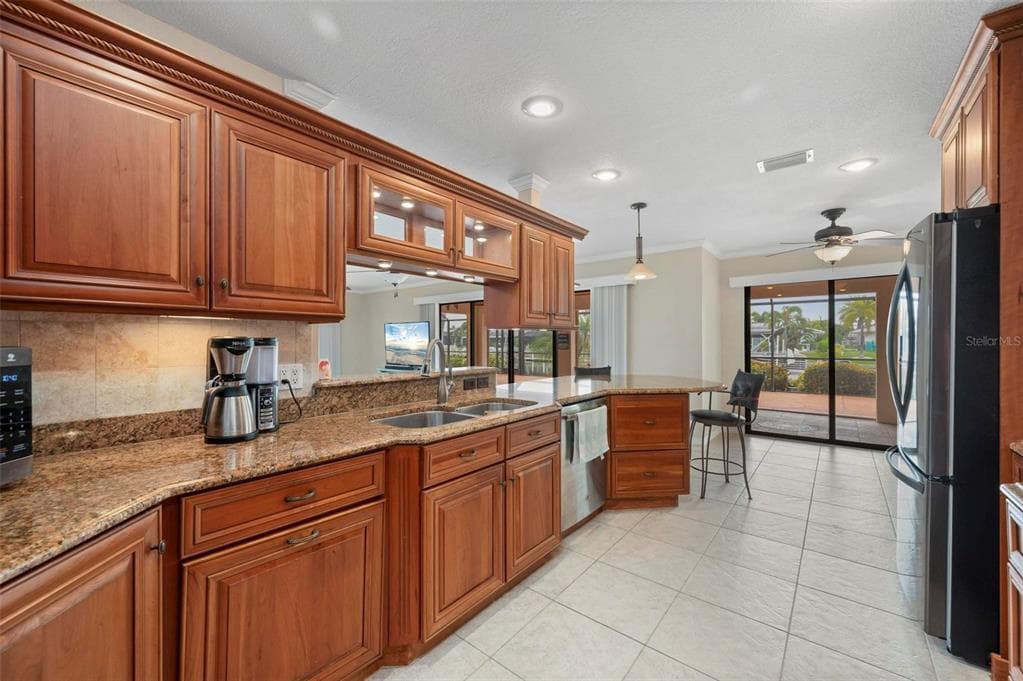 950 LASSINO COURT photo 15