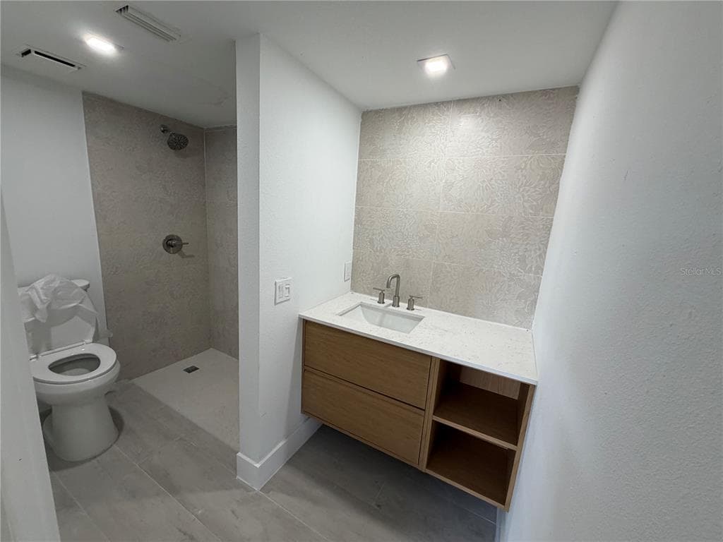7400 SUNSHINE SKYWAY LANE S 105 photo 9