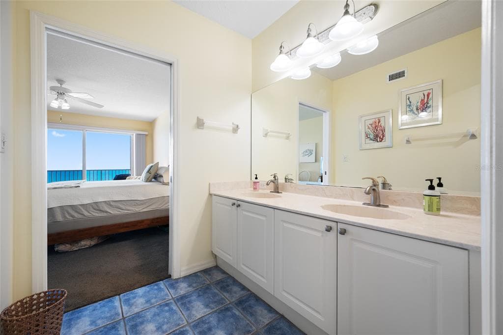 16550 GULF BOULEVARD 645 photo 17