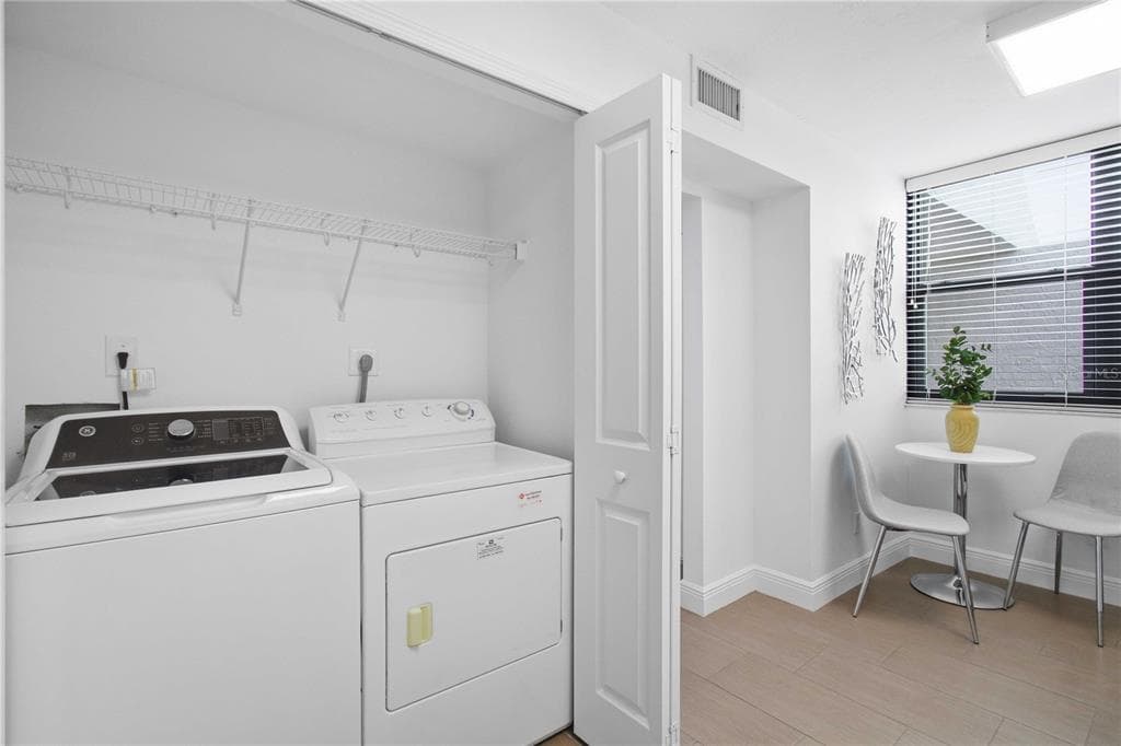 521 BAYPORT WAY 521 photo 14