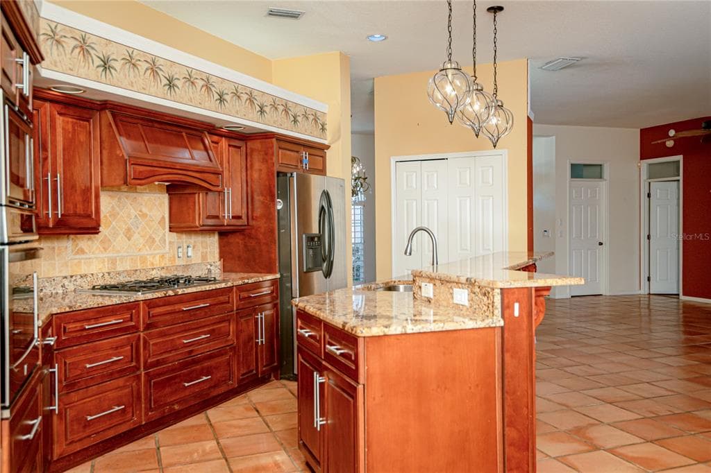 8390 MEADOW BROOK DRIVE E photo 10