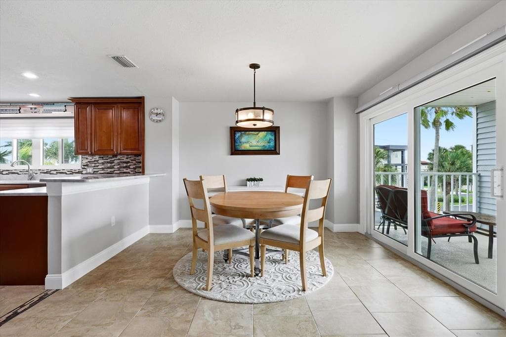 610 ISLAND WAY 201 photo 11
