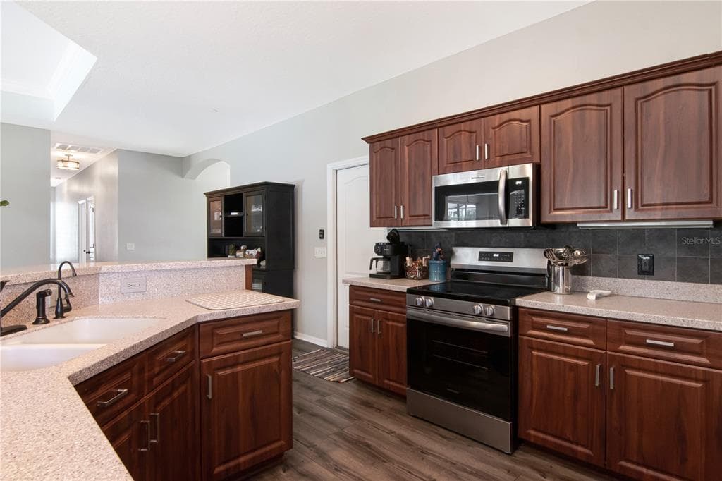 219 WILLOW BEND PARKWAY photo 12
