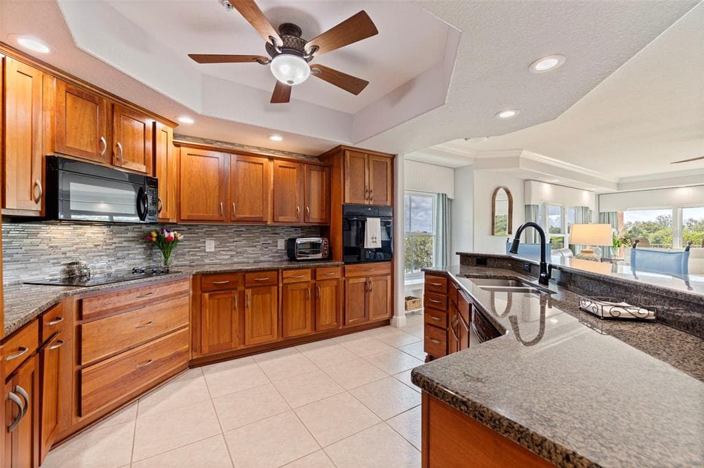 1645 PINELLAS BAYWAY S A1 photo 6