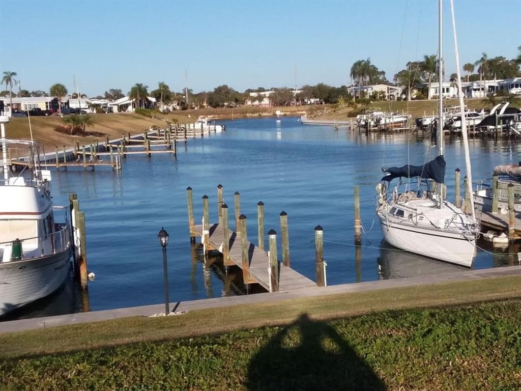 805 S WATERWAY photo 20