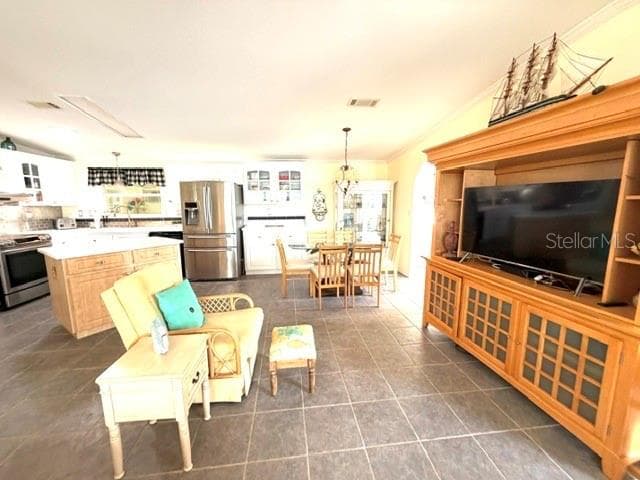 805 S WATERWAY photo 8