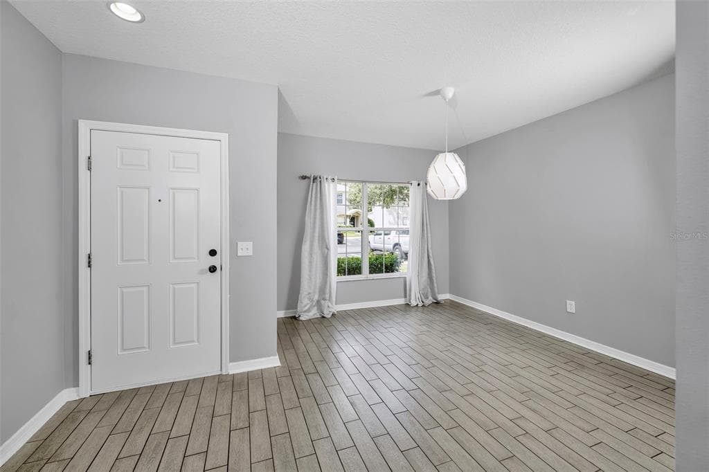 5842 FISHHAWK RIDGE DRIVE photo 4