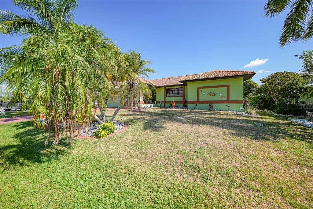2750 AQUA COURT photo 19