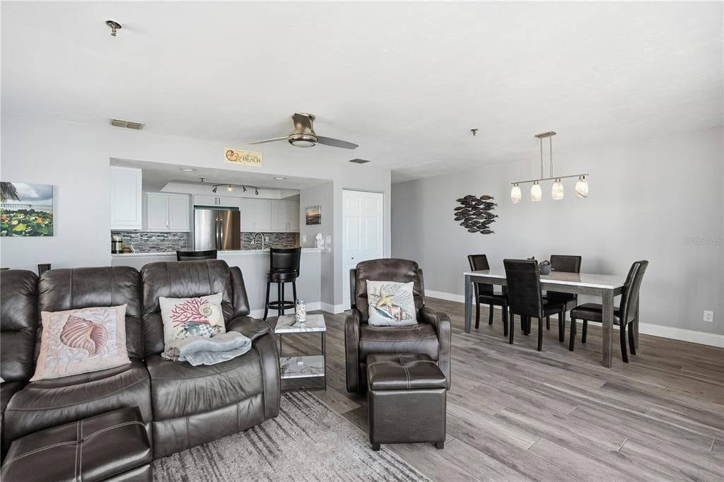 16330 GULF BOULEVARD 306 photo 7